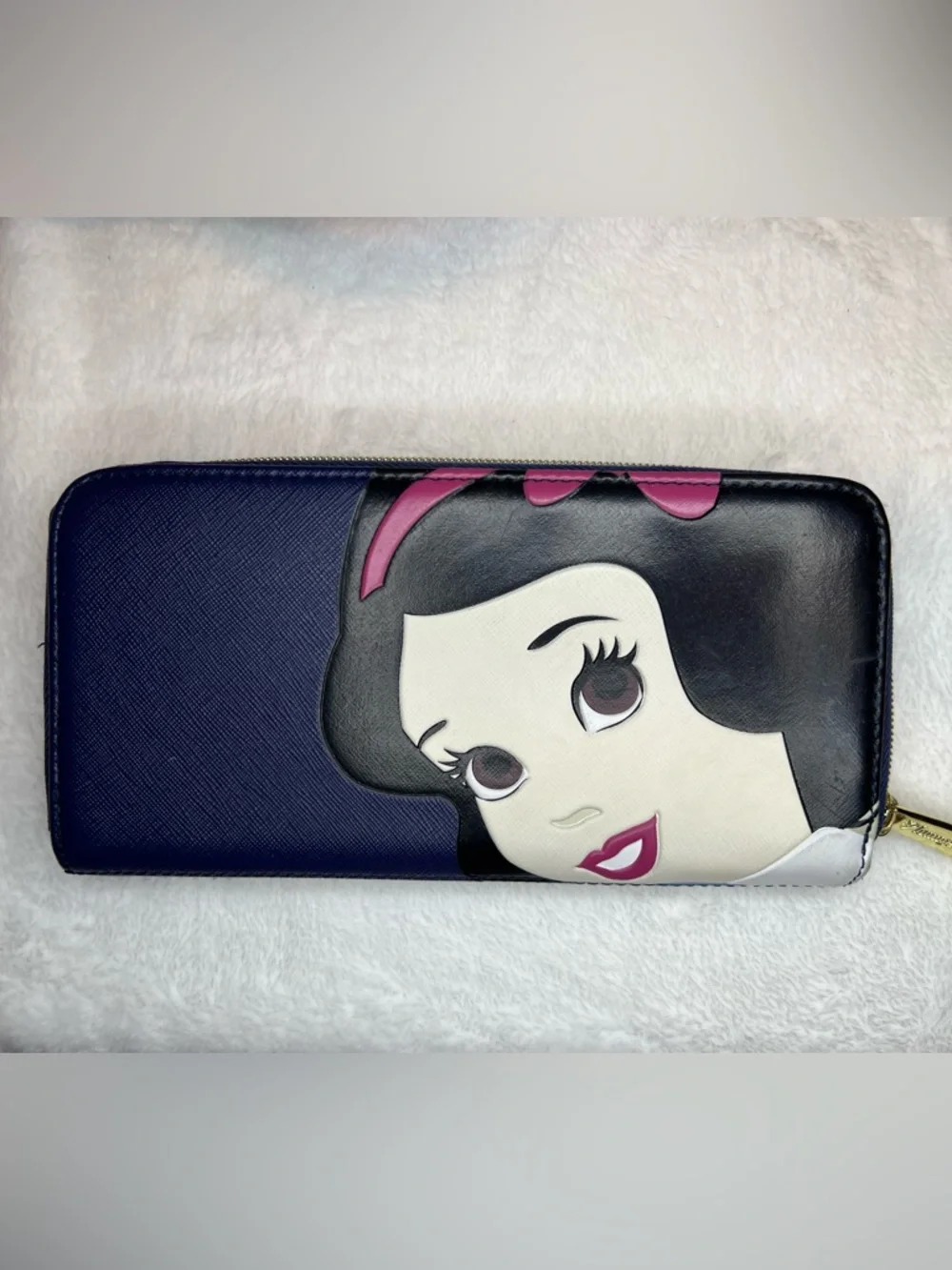 Loungefly Snow White Satchel/crossbody and wallet EU - Picture 7 of 11